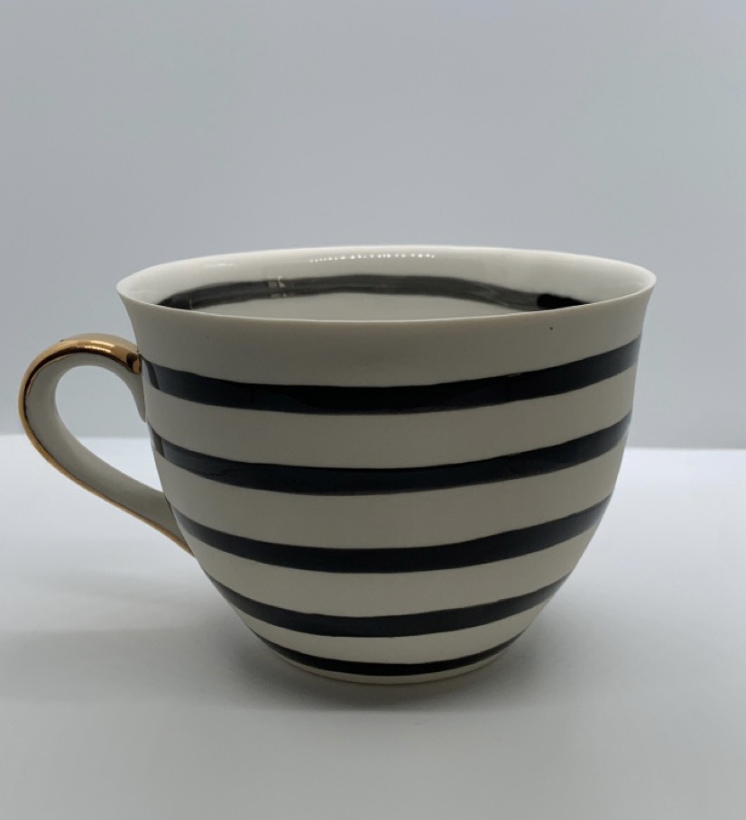Nil Kayılı Porcelain Strips & Gold Classic