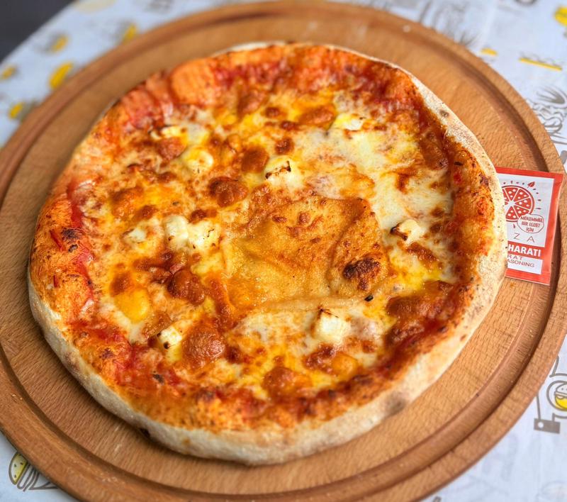  Dört Peynirli Pizza (Orta Boy)
