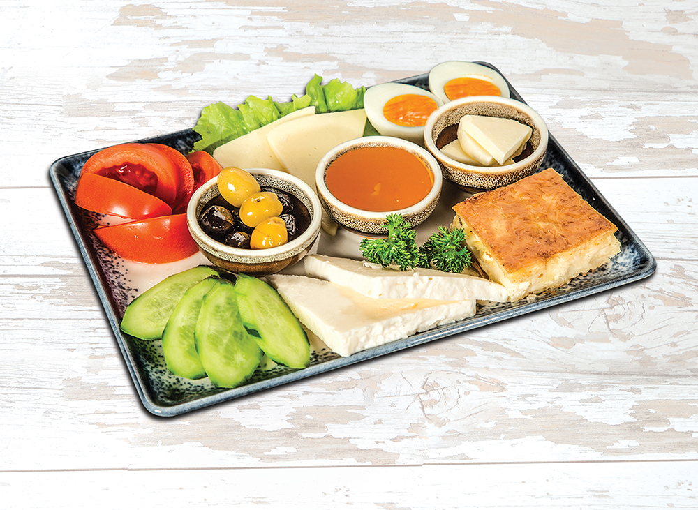 Su Börekli Kahvaltı Tabağı