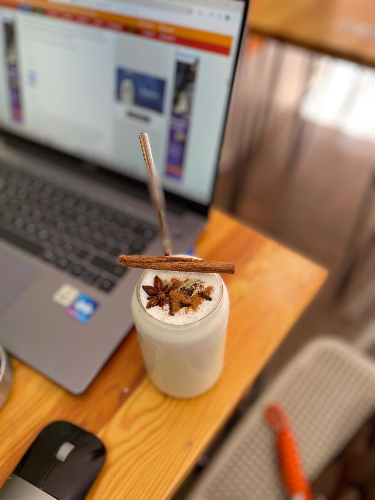 Iced chai-tea latté