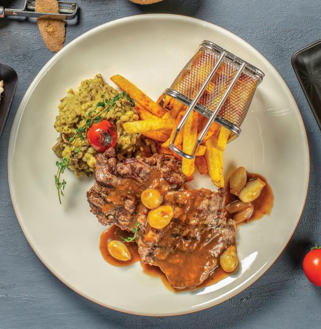 Entrecote with Onion Sauce