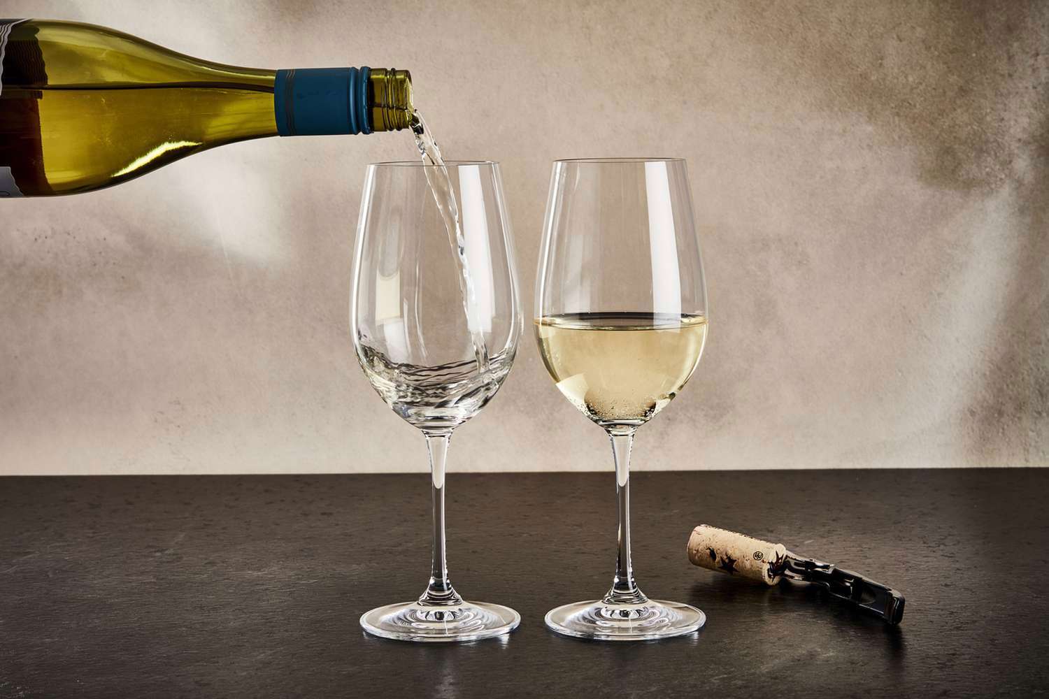 GLASS WHITE WINE