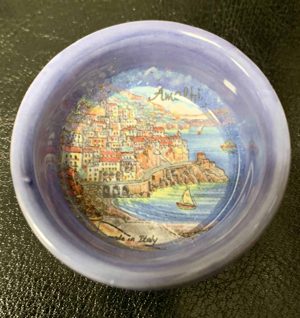 Tiny bowls €2,00