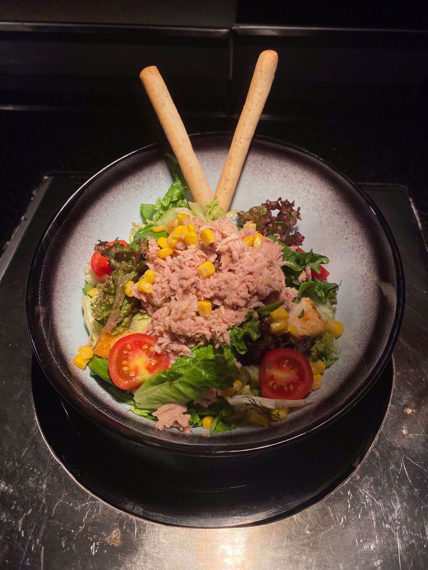 Ton Balıklı Salata / Tuna Salad     1720 kj