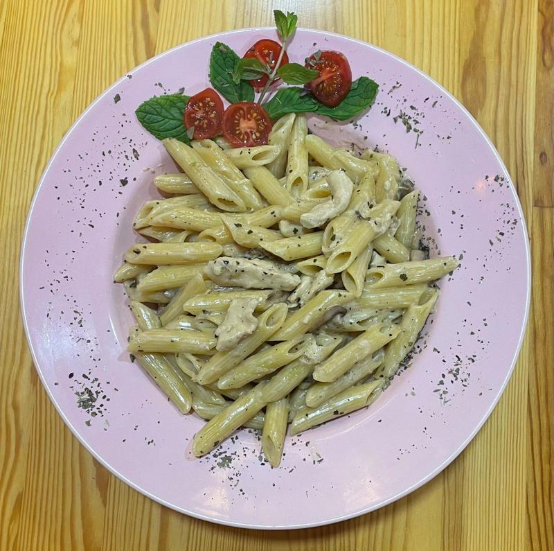 Tavuklu makarna (Alfredo)