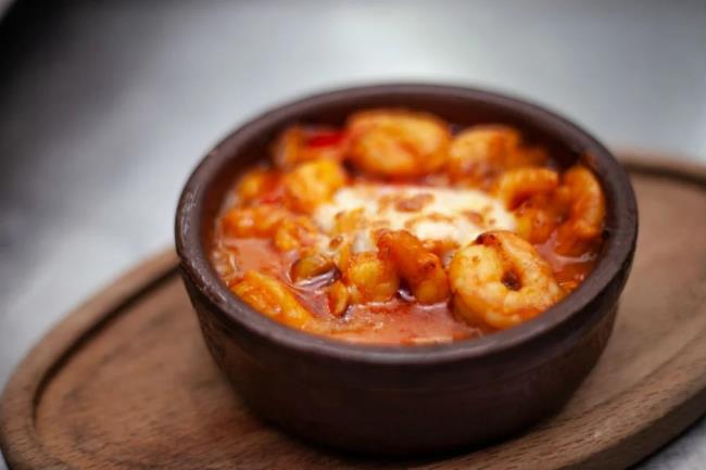 SHRIMPS IN CASSEROLE