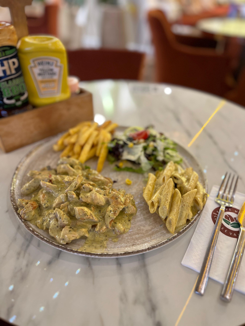 PESTO SOSLU TAVUK