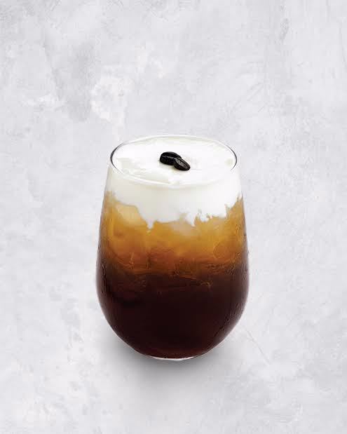Cold brew macchiato